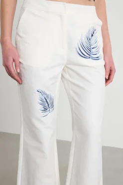 Pantalone ricamato con fondo svasato - Bianco
