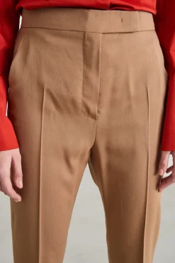 Pantalone slim con tasche - Cammello