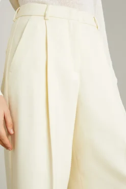 Pantaloni palazzo con pieghe - Latte