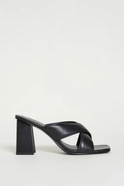Sandali con fasce incrociate - Nero