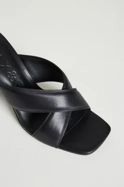 Sandali con fasce incrociate - Nero