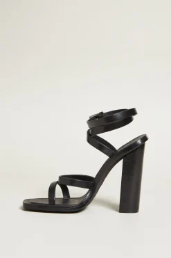 Sandali in cuoio con tacco - Nero