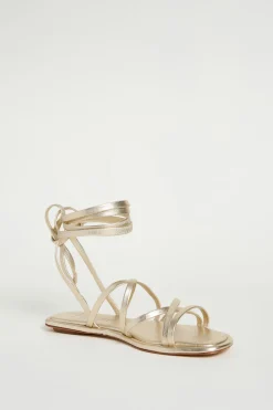 Sandalo flat in pelle laminata - Oro