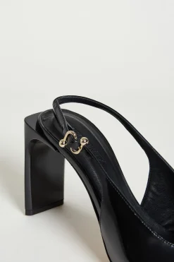 Slingback a punta in pelle - Nero