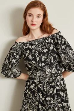 Top off shoulder con ricamo - Nero