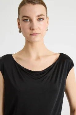 Top in jersey con scollo morbido - Nero