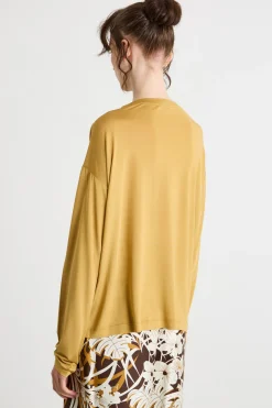 T-shirt con ampio scollo - Giallo