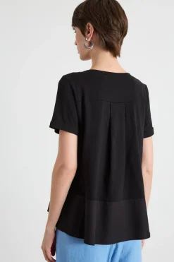 T-shirt con balza - Nero