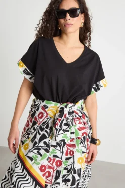 T-shirt con inserti stampati - Nero