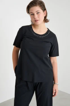 T- shirt con ricamo - Nero