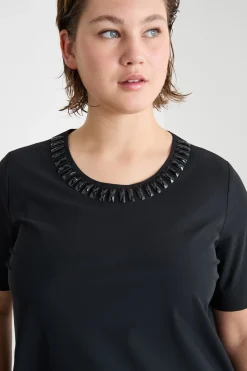T- shirt con ricamo - Nero