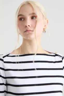 T-shirt con scollo a barchetta - Nero Bianco