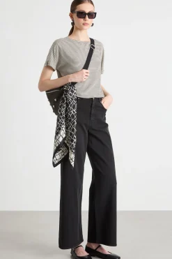 T-shirt con scollo ampio - Nero Bianco