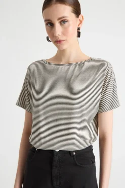 T-shirt con scollo ampio - Nero Bianco