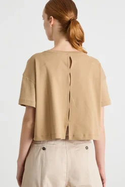 T-shirt crop con aperture sul retro - Cammello