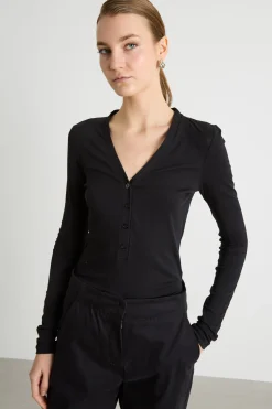 T-shirt modello serafino - Nero
